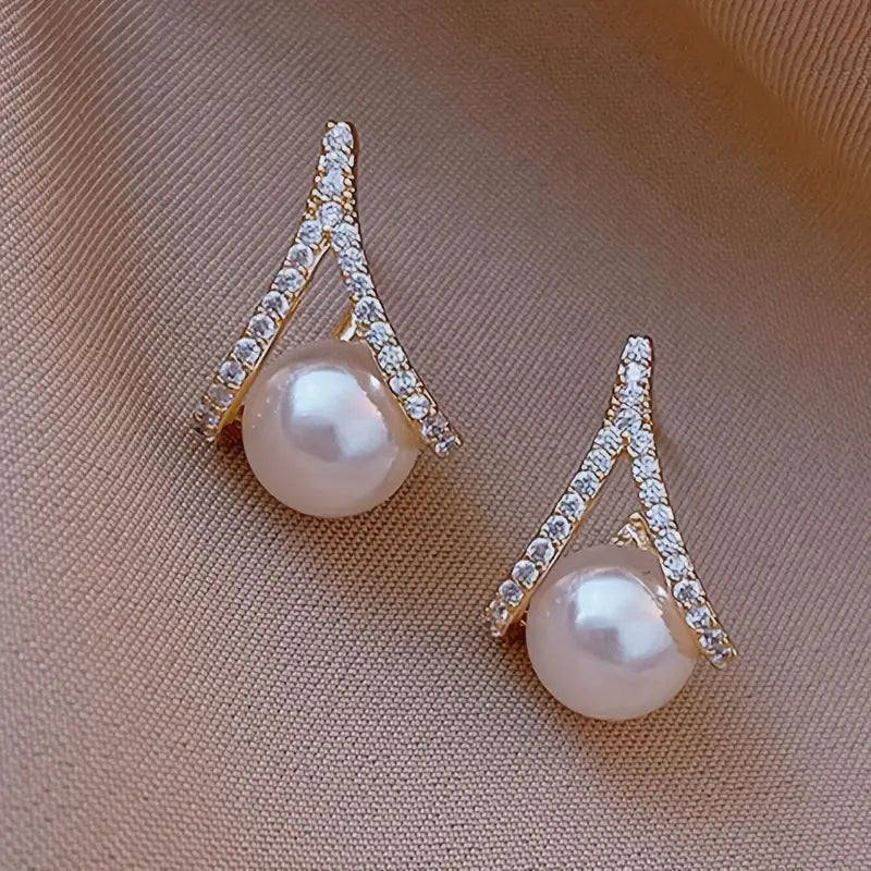 Elegant Water Drop Pearl Stud Earrings